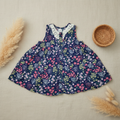 Robe fleurie marine col dentelle – fond bohème